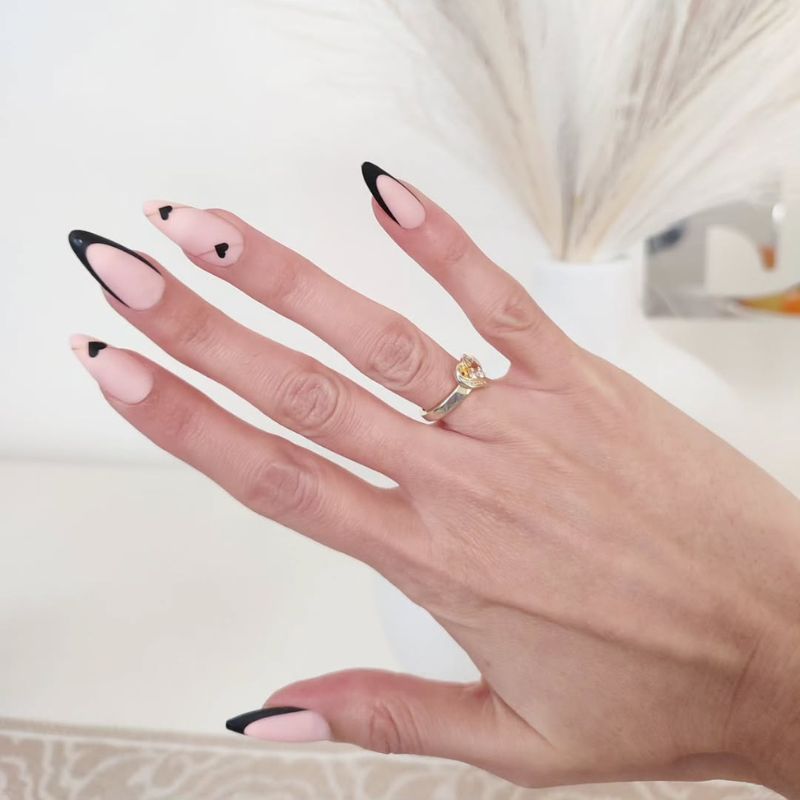 Love Heart Gold Line Pink Nails